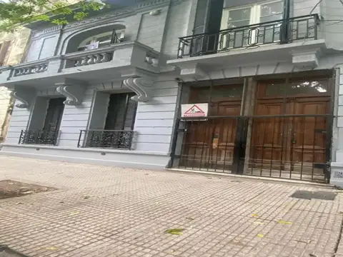 Depto.tipo casa de 4 ambientes en Venta en Almagro 