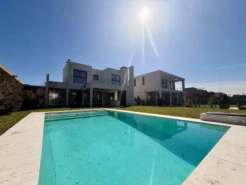 Casa  en Alquiler en Carpinchos, Nordelta, Tigre