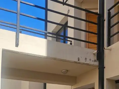 Depto Tipo Casa 4 ambientes con 1 baño