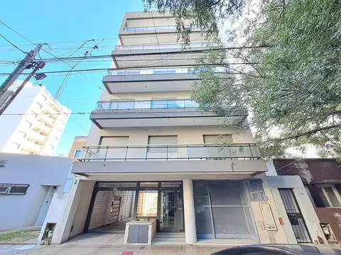 12 e/ 38 y 39 300, Piso PB