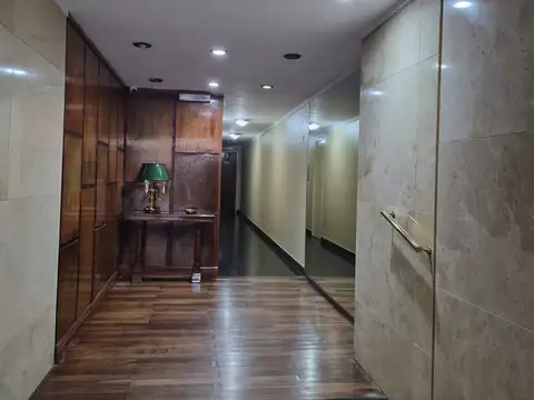 Teodoro García 2400, Piso 1