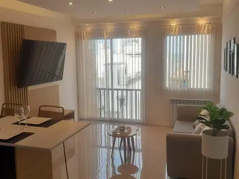 2 Amb. a la calle con Balcon Frances