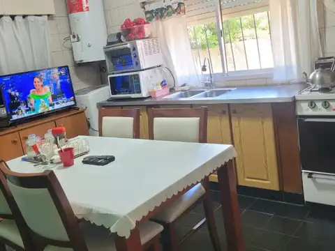 Casa 4 ambientes con 1 baño