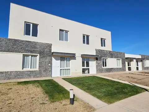 Duplex 4 dorm 3 baños La Falda Cipolletti Apto credito