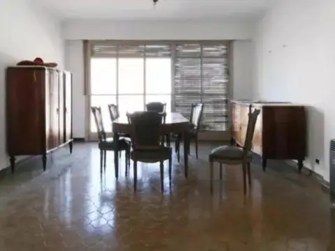 Departamento en venta - 2 Dormitorios 2 Baños - Flores