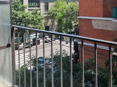 Av Independencia 2000, Piso 3