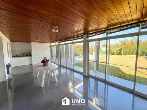 Casa en Venta con 1 cochera