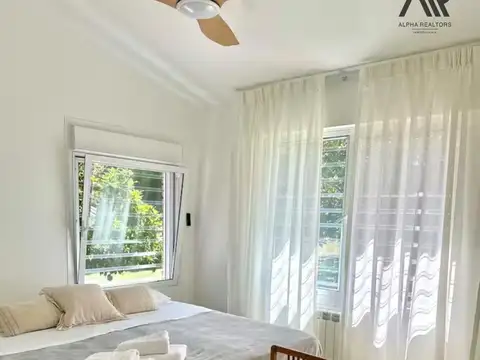 Casa 8 ambientes con 3 baños