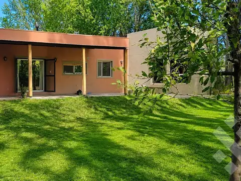 VENTA - CASA 3 DORMITORIOS - B° LA HERMINIA - CIPOLLETTI