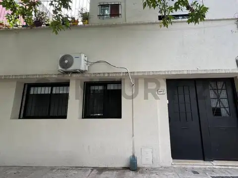 VENTA PH 3 AMB. C/ PATIO, RECICLADO A NUEVO