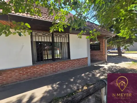 Casa en venta c/ cochera Bella Vista
