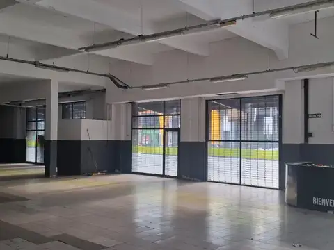 Excelente Depósito en VENTA de 5100 m2 - La Tablada