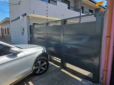 Depto Tipo Casa en Alquiler de 2 dormitorios