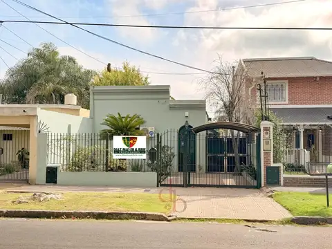 Casa en Venta en Adrogue, USD 170.000