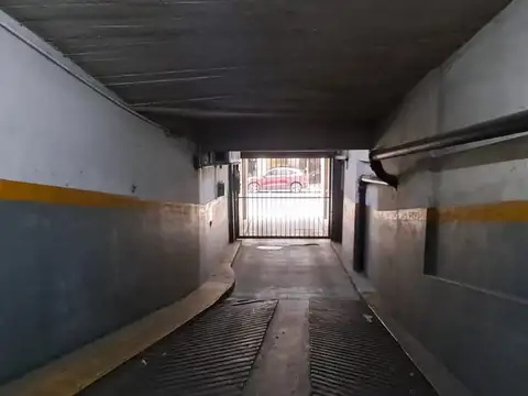 Oportunidad Cochera cubierta  en venta Recoleta