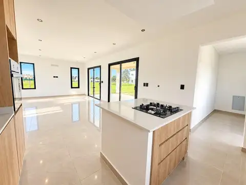 Casa 5 ambientes con 2 baños