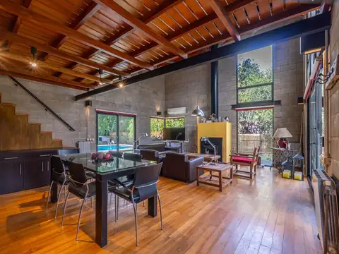 Casa en Venta con 2 cocheras