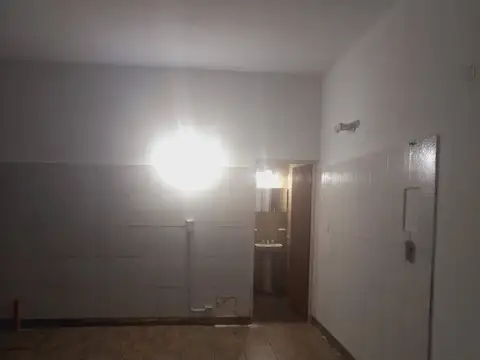 Local en Alquiler en Azcuenaga, $ 500.000