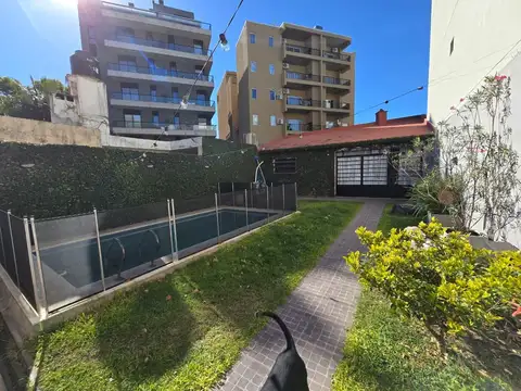 Venta - Casa 5 habitaciones -  San Antonio De Padua - Quincho y Pileta - 100 mts estación