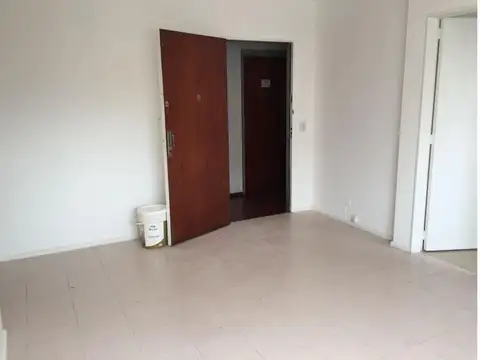 Depto 2 ambientes a metros de la estacion de Quilmes.