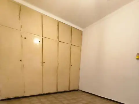 AMPLIA Y PRÁCTICA VIVIENDA EN CIUDAD