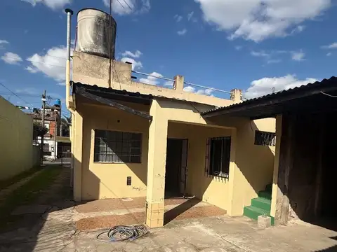 Casa en PH al frente  Excelente oportunidad para reciclar