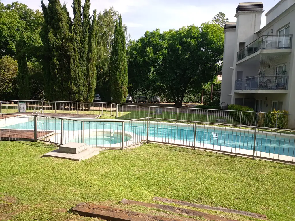 Champagnat 1100, Piso 2