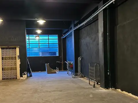 Galpon en Alquiler 8  mts Frente