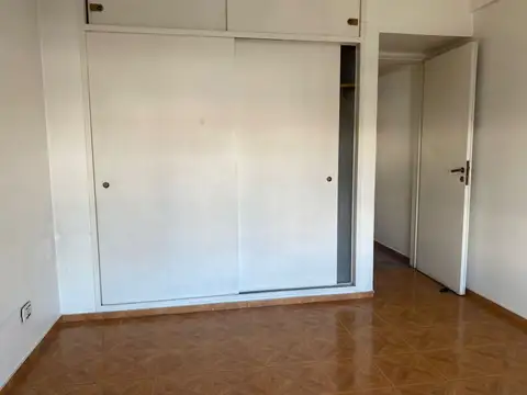 Presidente Peron 3600, Piso 1