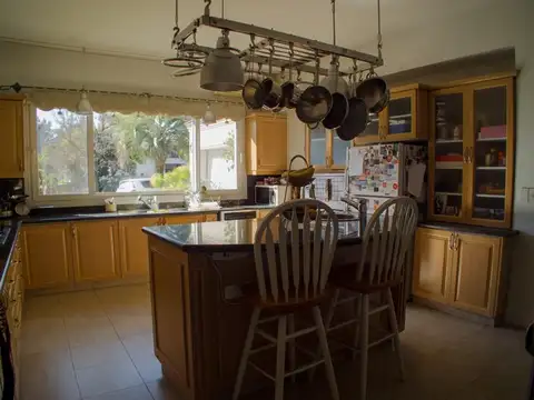 Casa 6 ambientes con 6 baños