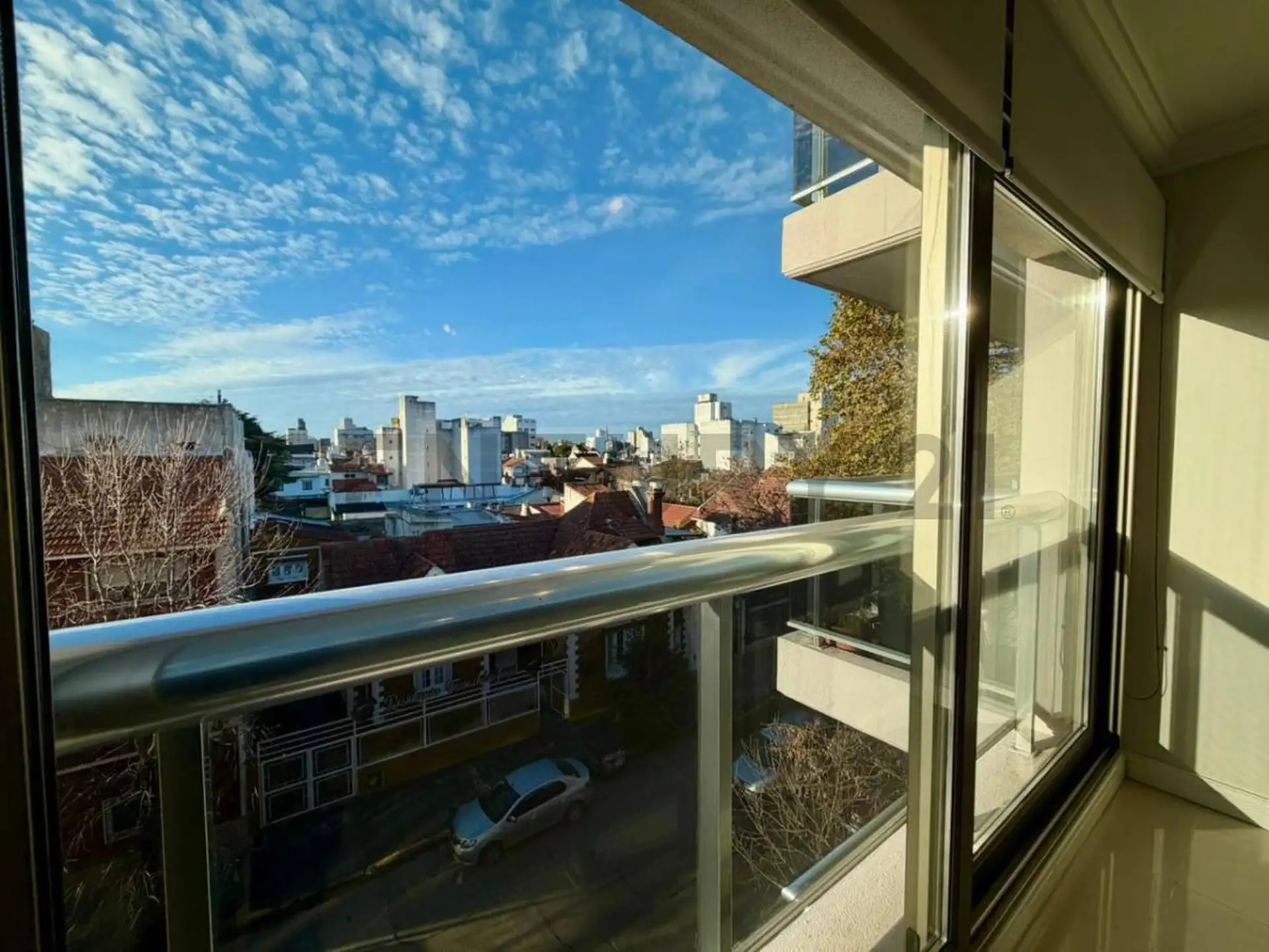 Semipiso 2 amb, 58m² con cochera y baulera — Edificio Delfi VI