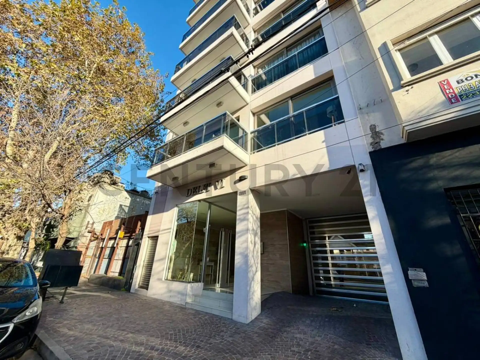 Semipiso 2 amb, 58m² con cochera y baulera — Edificio Delfi VI