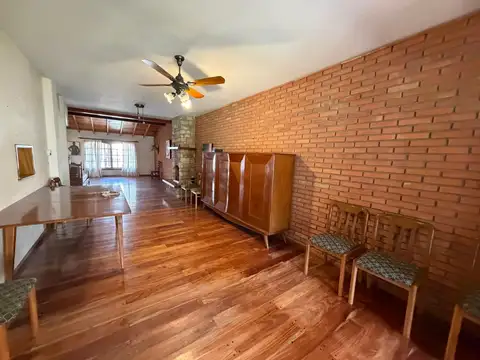 Casa en Venta con 5 cocheras
