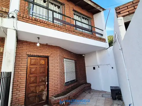 Dúplex en venta de 2 dormitorios c/ cochera en José C. Paz