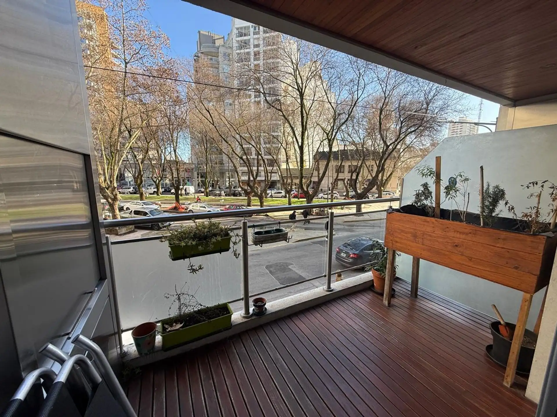 VENTA DPTO 2 AMB BALCON AL FRENTE Y PATIO CENTRO