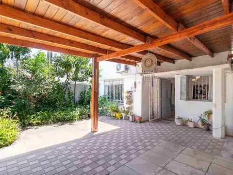 CASA EN VENTA 2 DORMITORIOS BARRIO SARMIENTO