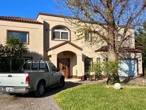 Calle 137, Hudson, Partido de Berazategui, Buenos Aires, 1885, Argentina , Piso 1