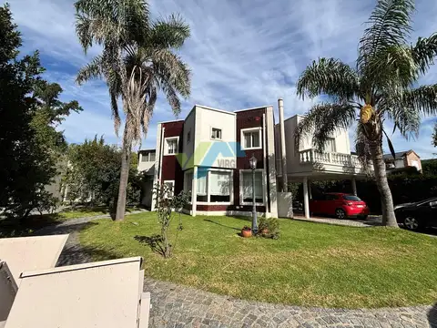 Casa Chalet  en Venta en Golfer's Country Club, Pilar, G.B.A. Zona Norte