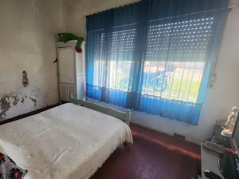 CASA CON AMPLIO TERRENO BAIGORRIA ZONA RIO