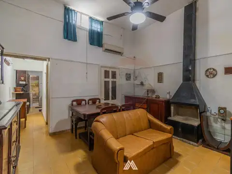 Venta de casa con 2 dormitorios y fondo en Pando