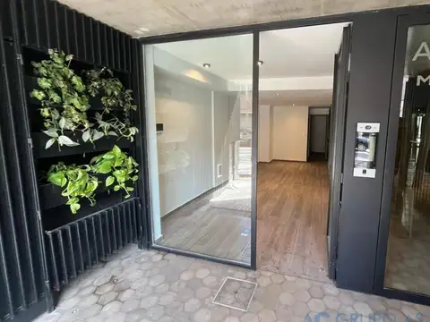 Ayacucho 1428 - Barrio Martin - Local Comercial