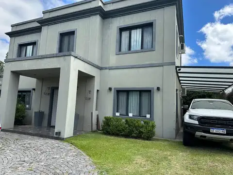 Casa en Barrio Ombues