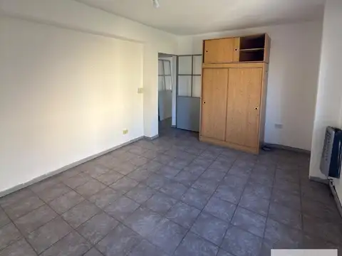Depto Tipo Casa en Alquiler con 1 cocheras