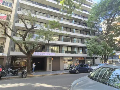 Departamento en alquiler:1 Amb. Frte. Balcón. Coc y baño. Edif. Pileta, Gym