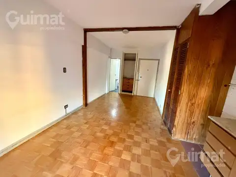 Monoambiente c/balc. MUY LUMINOSO. Av. la plata y agrelo