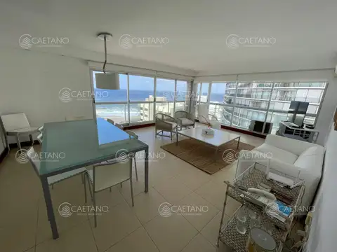 Apartamento de 2 dormitorios con vista al mar en venta en Peninsula.