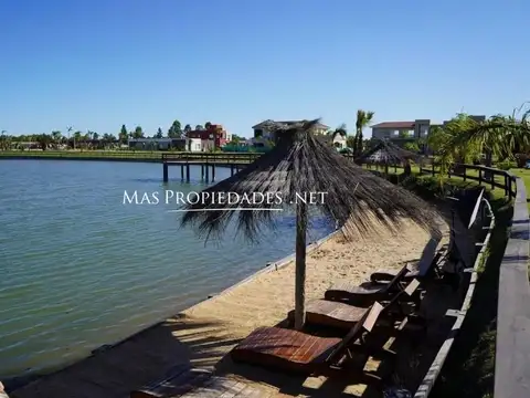 Terreno en Venta 20  mts Fondo