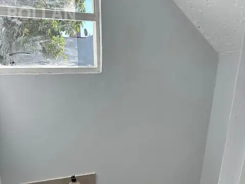 VENTA CASA EN MUNRO MULTIFAMILIAR EN 2 PLANTAS, CON COCHERA CUBIERTA, LOCAL Y JARDIN LIBRE