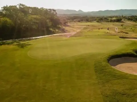 Terreno en Estancia El Terron, fondo Golf.