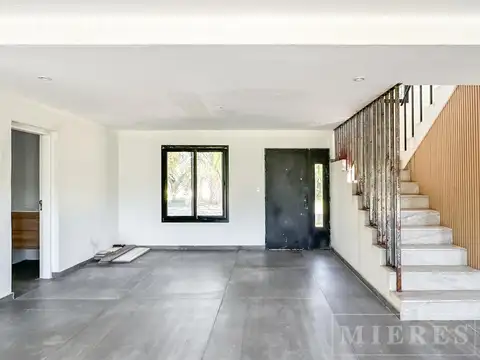 Casa en venta sobre lote interno en Haras Santa María barrio Eucaliptos